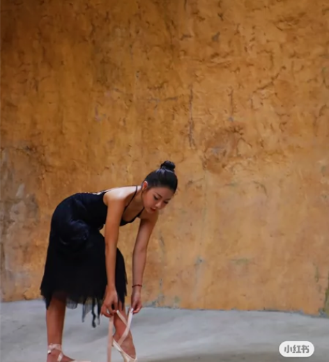 黑色纱裙  拍照穿一次！三宅一生风皱褶半裙...