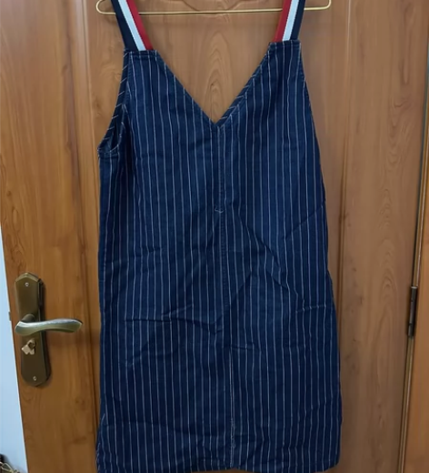 学院风 背带裙 可搭小短袖 感兴趣的话点“...