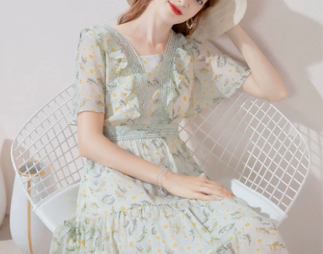 郁香菲2021夏季通勤小方领蕾丝拼接碎花连...