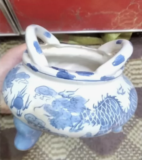 双耳瓷香炉  品相完美 感兴趣的话点“我想...