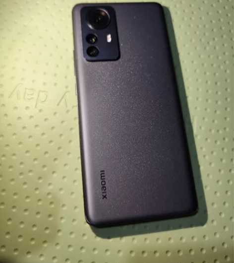 出小米12Pro 12+256黑色，成色几...