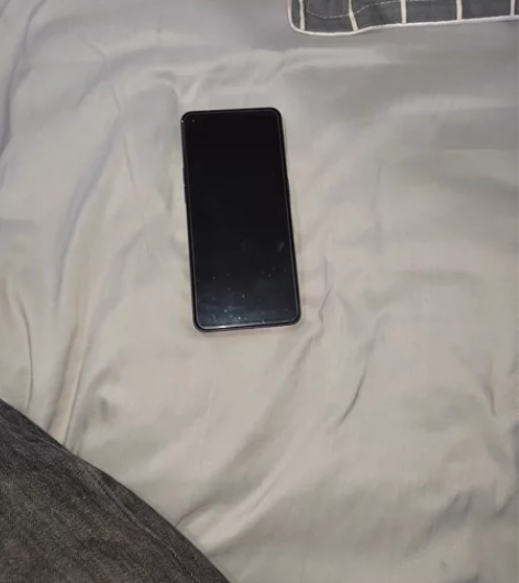 opporeon65G用了一年了，一直带壳...