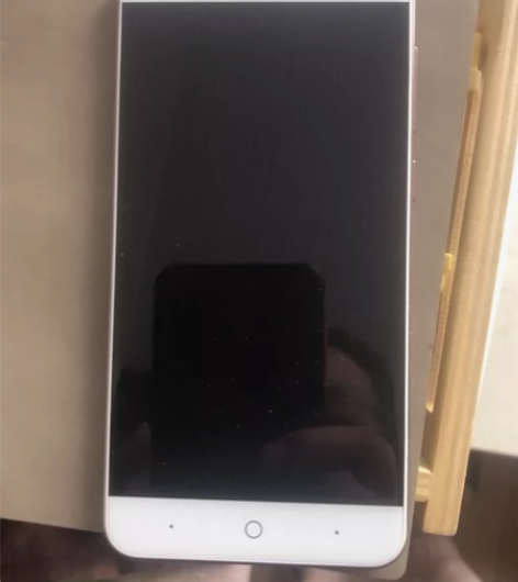 中兴远航手机，9成新，可以用做老人备用机，...