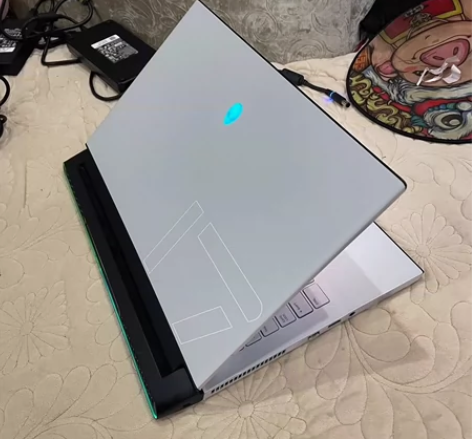 自用九五新 M17R3外星人笔记本电脑游戏...