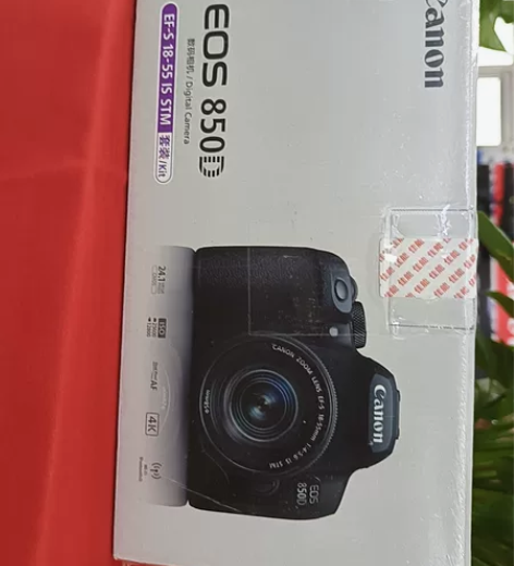 佳能850D 机身：重量较轻，键位布局合理...