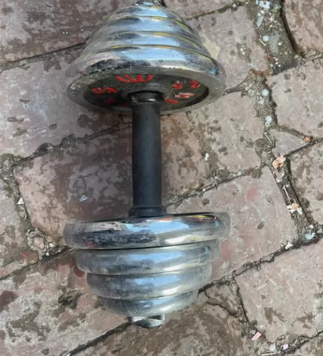 哑铃男士健身家用。30斤，废铁价处理。 感...