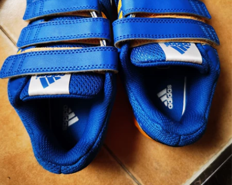 阿迪专柜400+购入，只穿过一次，觉得有点...