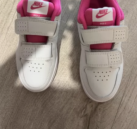 NIKE儿童板鞋 感兴趣的话点“我想要”和...