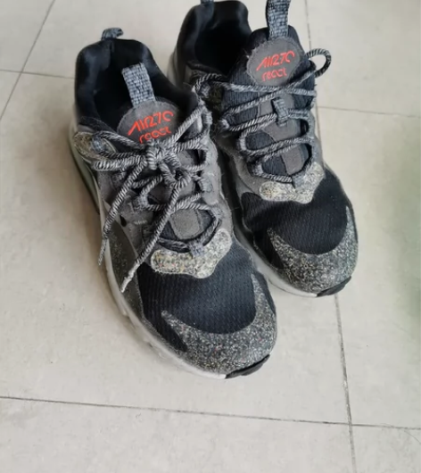 Nike气垫鞋37码，已穿过 感兴趣的话点...