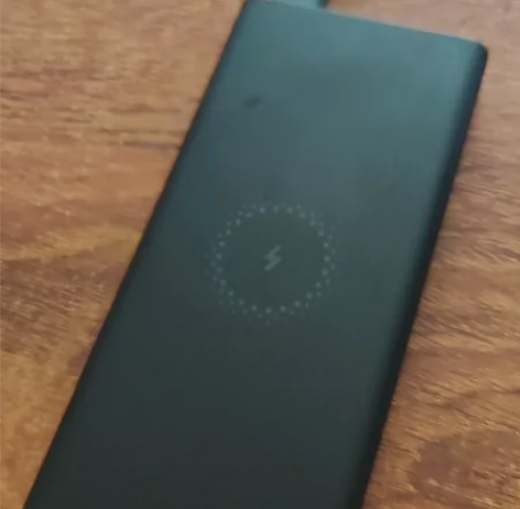 小米移动电源（充电宝）全新，一次都还没用过...