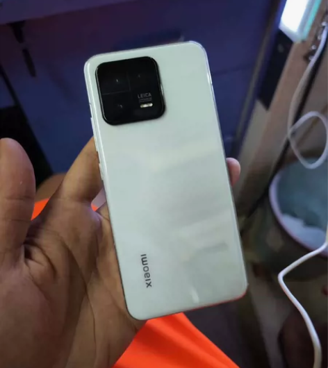 小米13 陶瓷白 12+256 在保修 9...