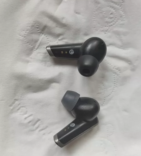 漫步者TWSNB2左右一对耳机，可出给给丢...