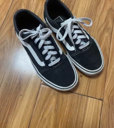 万斯板鞋 感兴趣的话点“我想要”和我私聊吧～