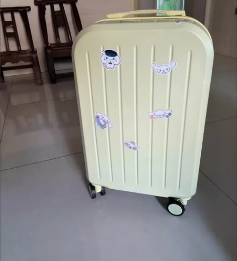 出行李箱，一次没用过，买小了，用不上 22...