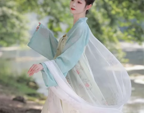 65出五五年清瑶汉服两件套m码 穿一，二手...