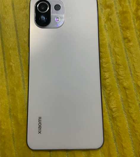 小米11青春版256g 玩着玩着关机就开...