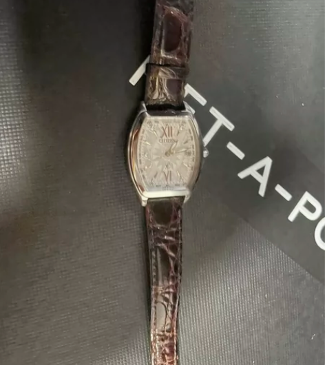 西铁城手表 购于日本 还有原配钢带 感兴趣...