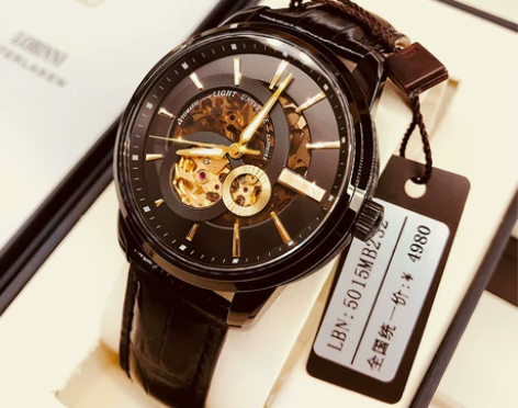 ?LOBINNI/罗宾尼  机器手表 很新...