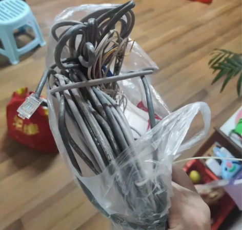 网线，共100米左右，一新一旧。 感兴趣的...
