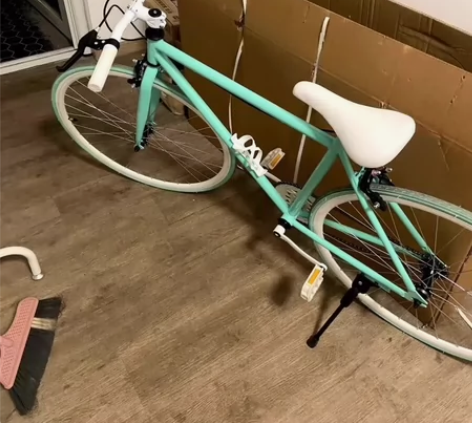 买来也没骑过全新没拆包装优质死飞活飞自行车...