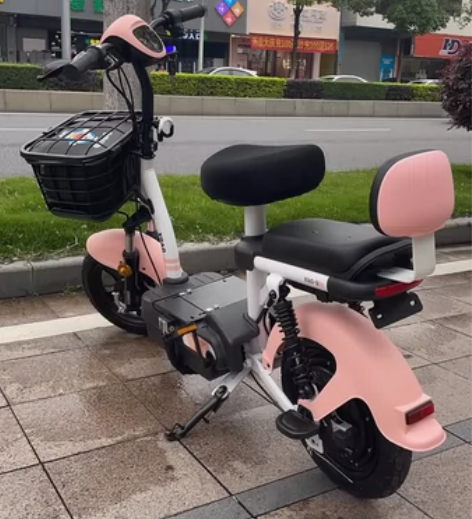 小刀电动车，买来一个月，开了不到100公里...