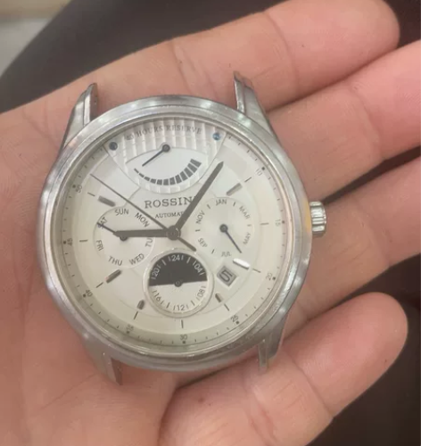罗西尼手表，那时候是在商场买的，应该是40...