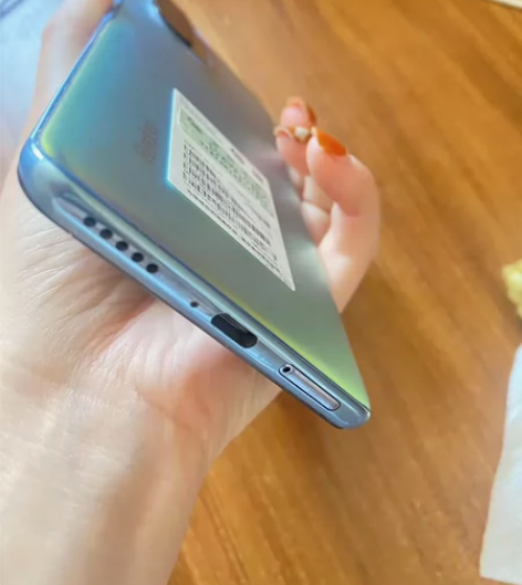 红米k40.换过屏。其他正常!9.9新。藤...