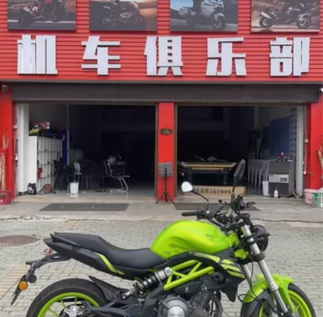 4400公里,成色嘎嘎新,贝纳利302,改...