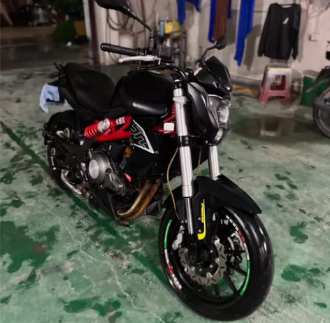 到货15年贝纳利黄龙300，车况极品，实表...