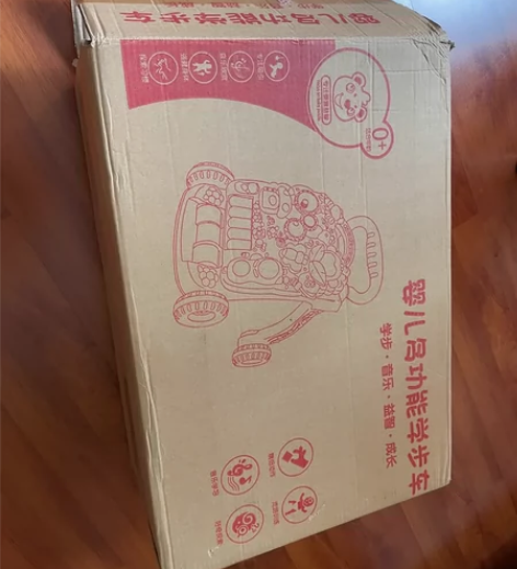 婴儿多功能学步车。卫生状况良好，除了轮子有...