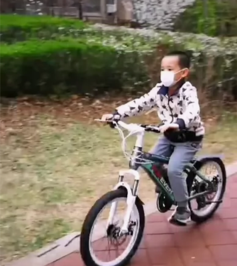 永久旗舰店儿童变速自行车。9.5新。孩子大...