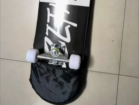 挥泪出！捡漏专业滑板双翘板高级配置极限动作...