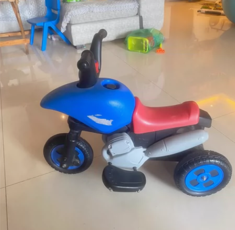 宝宝电瓶摩托车  充电式 可行驶 二手闲置...