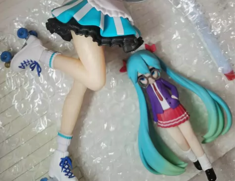 【急出】初音未来手办 咖啡服务生+盲盒学生...