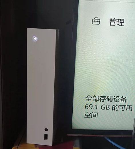 xss国行游戏机，整机95新吧，有点灰，账...