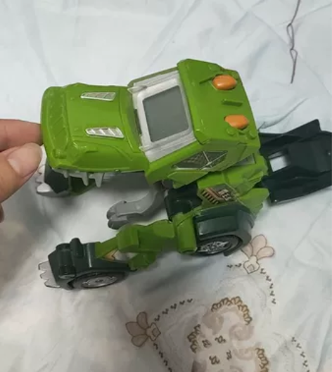 变形霸王龙，带音乐的，可以换个里面的电子，...