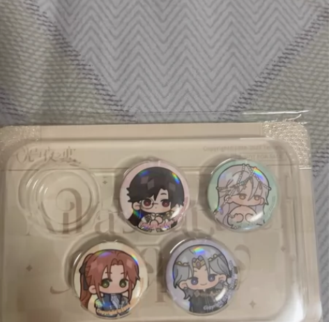 光与夜之恋 小吧唧 满赠 可直拍 标价为4...