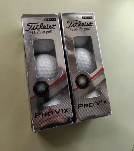 高尔夫球活动留下的球，一共两盒6颗 感兴趣...