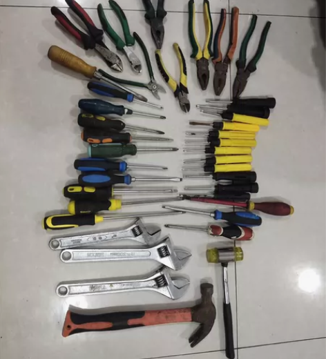 五金工具~家里闲置实用工具打包处理,个别还...