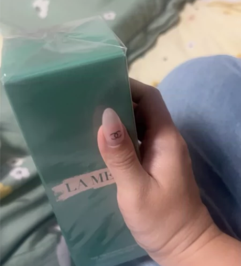 海蓝之谜精粹水,150毫升的,买的时候12...