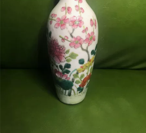 清粉彩花卉瓶 感兴趣的话点“我想要”和我私...