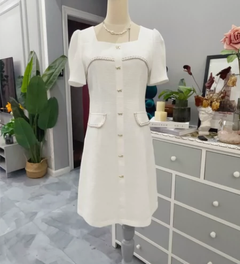 小香风连衣裙 这件面料到做工真心很精细  ...