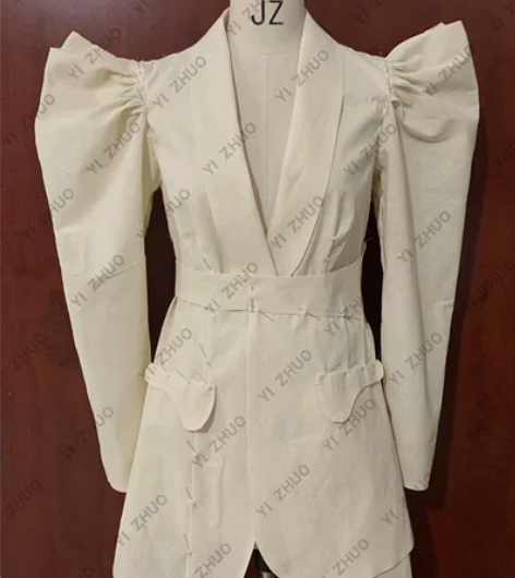 创意立裁白坯布西装泡泡褶皱袖子服装设计立体...