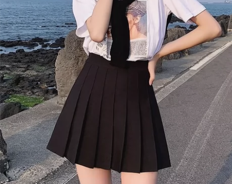 百褶裙 S码，有安全裤，试穿过