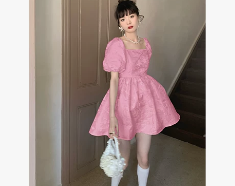 乌龙羊/方领泡泡袖连衣裙女夏法式提花露背蝴...