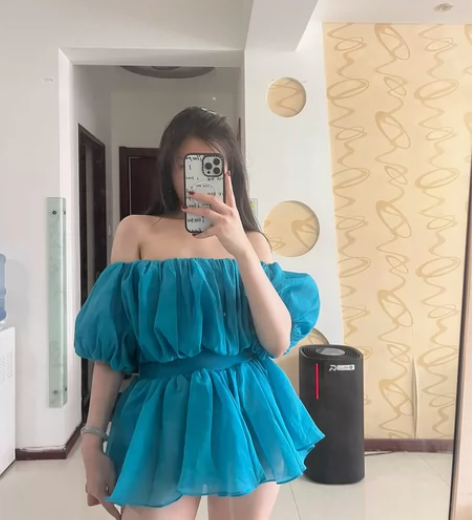 蓝色蓬蓬裙原价只试穿 感兴趣的话点“我想要...