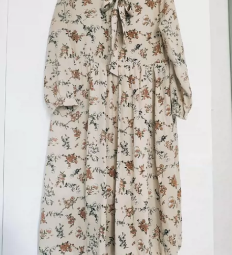 碎花连衣裙一套便宜出。可爱田园风。售出不退...