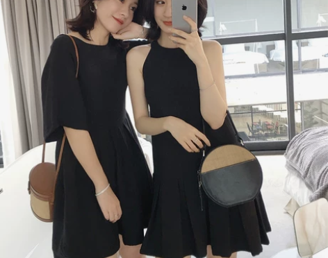 小宜 小黑裙露肩冷淡风无袖挂脖女极简气质显...