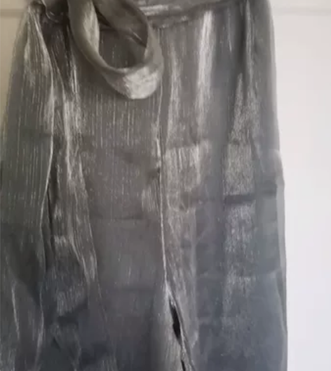 全新连体裤，布灵布灵的闪闪发光，尤其灯光下...