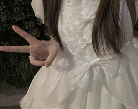 黄油糕糕+拖尾+送发饰 感兴趣的话点“我想...